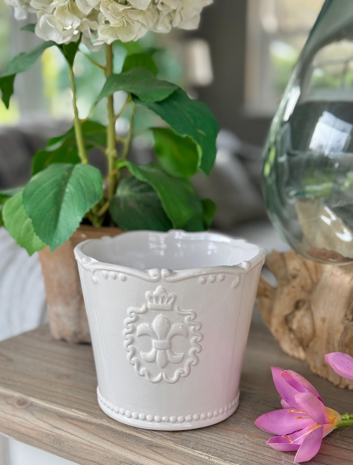 Embossed White Fleur De Lis Pot - Large