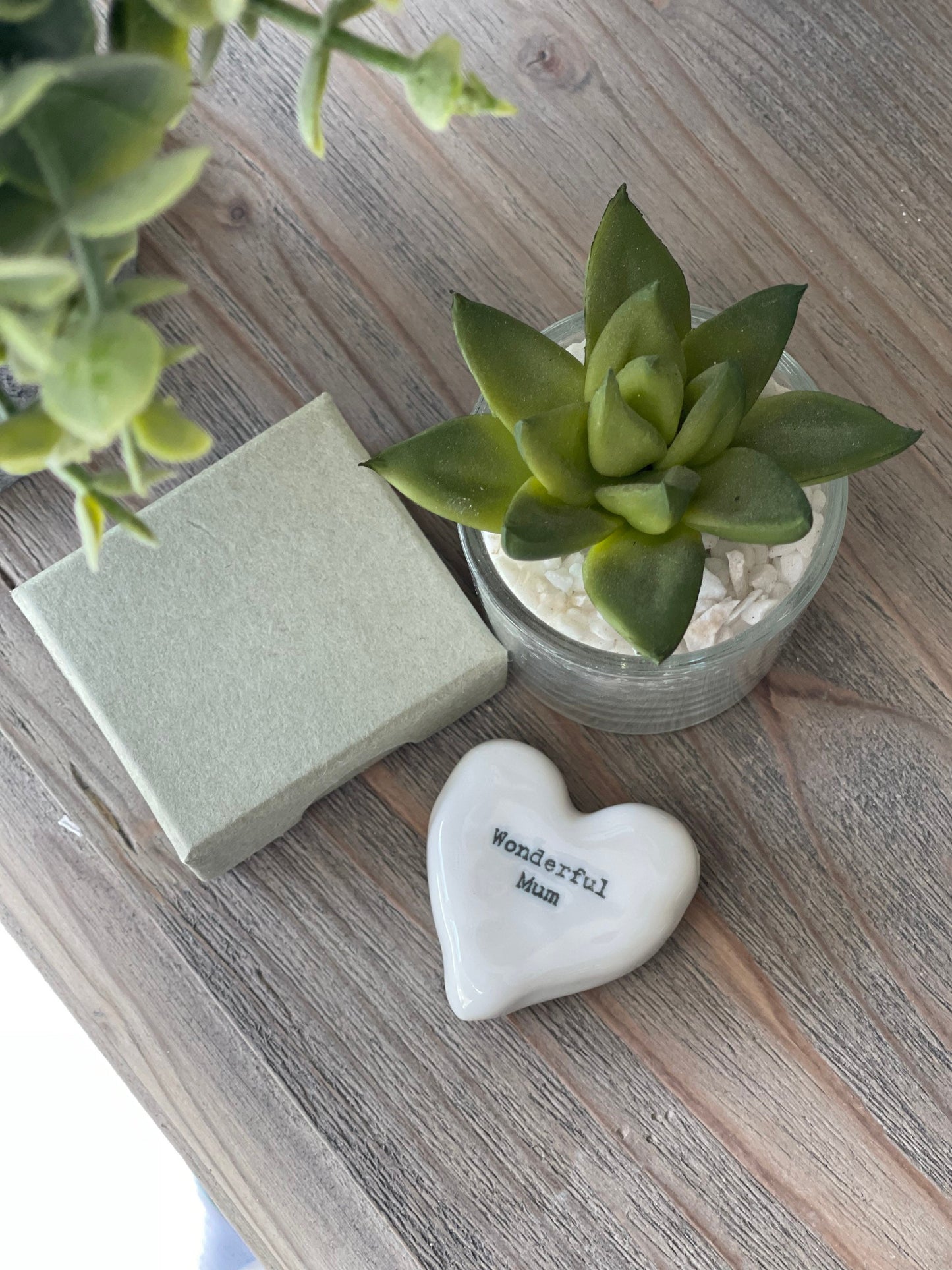 Porcelain Pebble Heart with Giftbox - Wonderful Mum