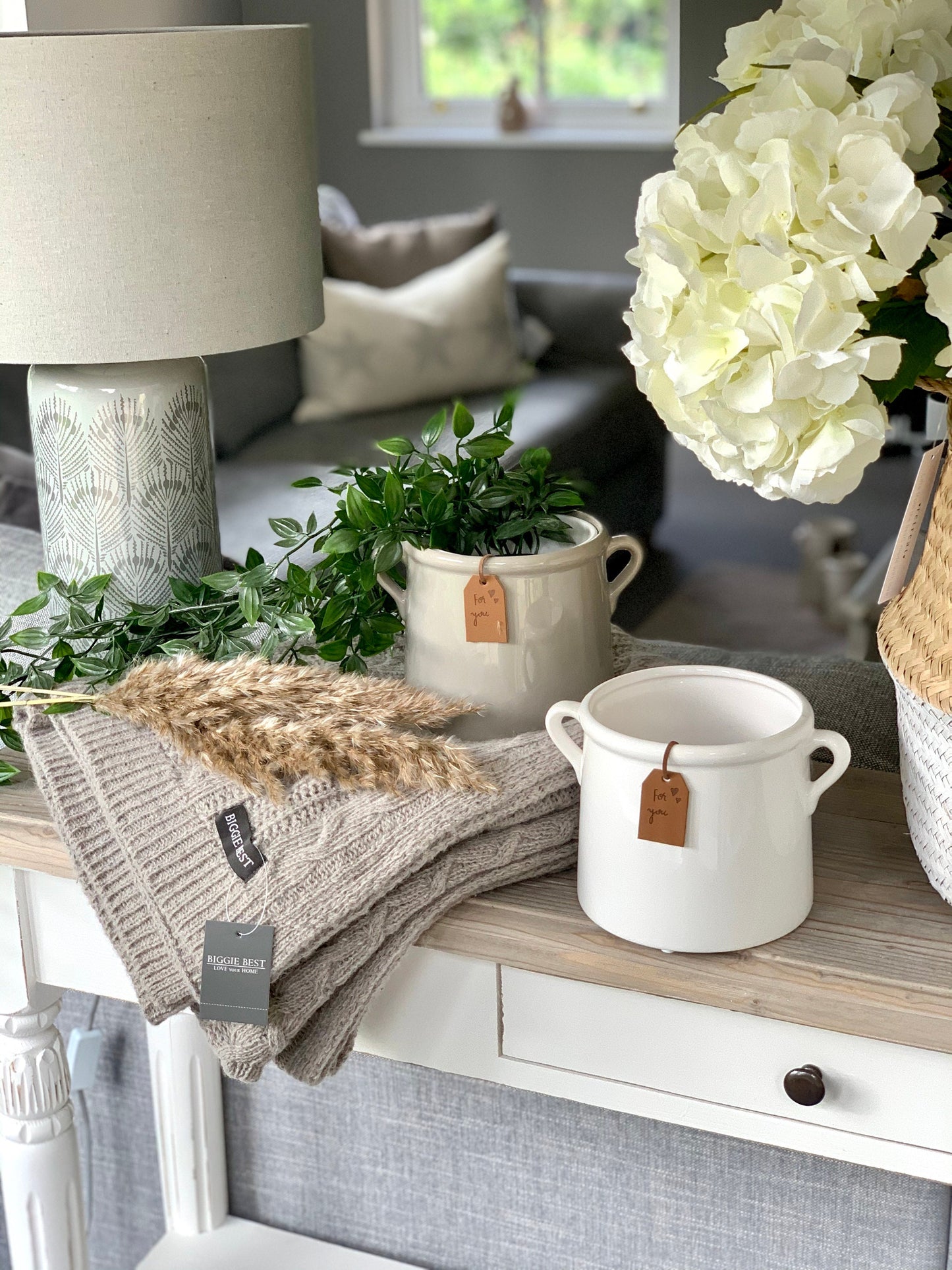 White Ceramic Pot with Tag - 15cm