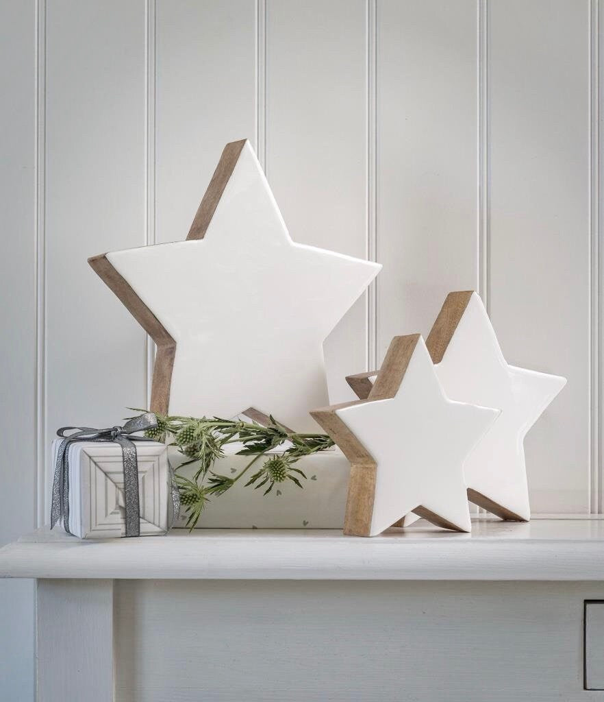 Mantelpiece Wooden Star Set - White