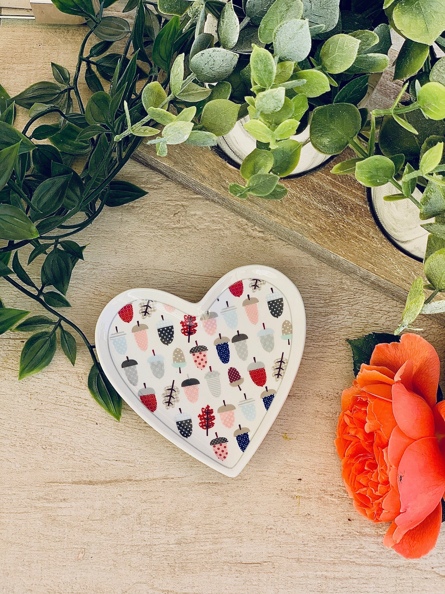 Krasilnikoff porcelain Acorns heart shaped dish