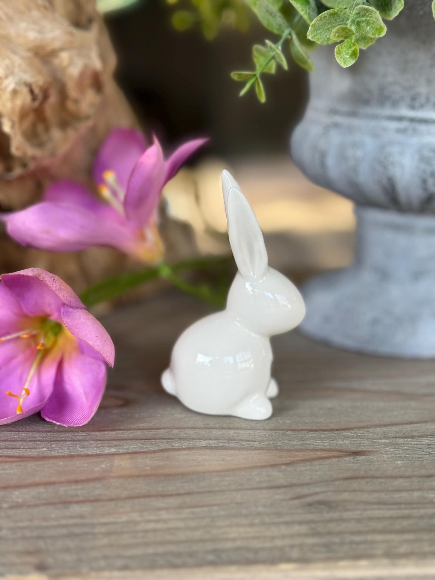 White Small Glossy Bunny with Heart Detail.