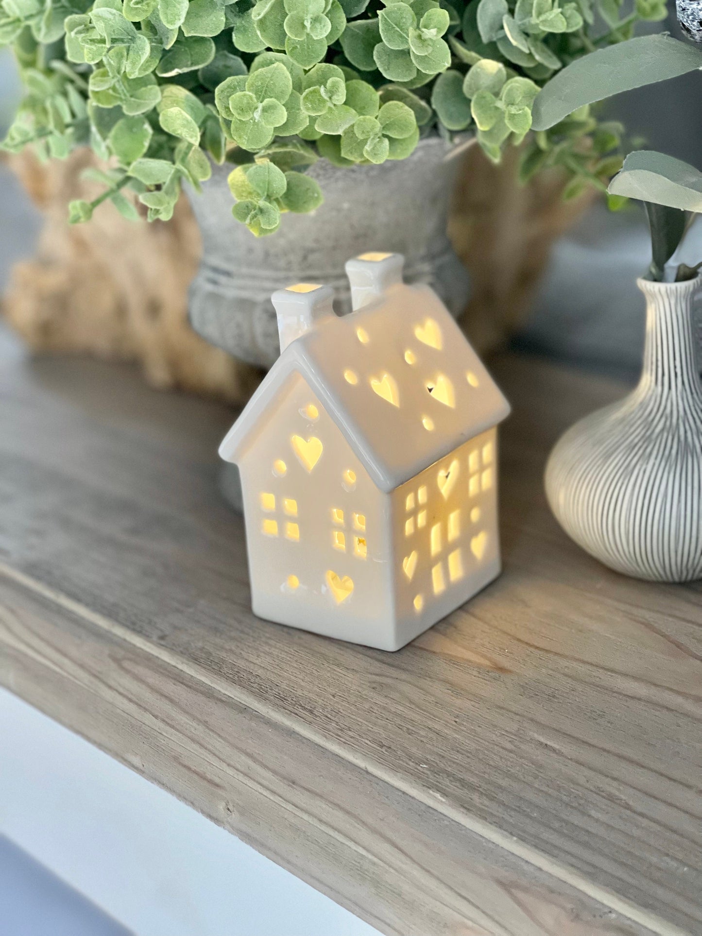 Small Ceramic LED Heart House - 2 Colour Options