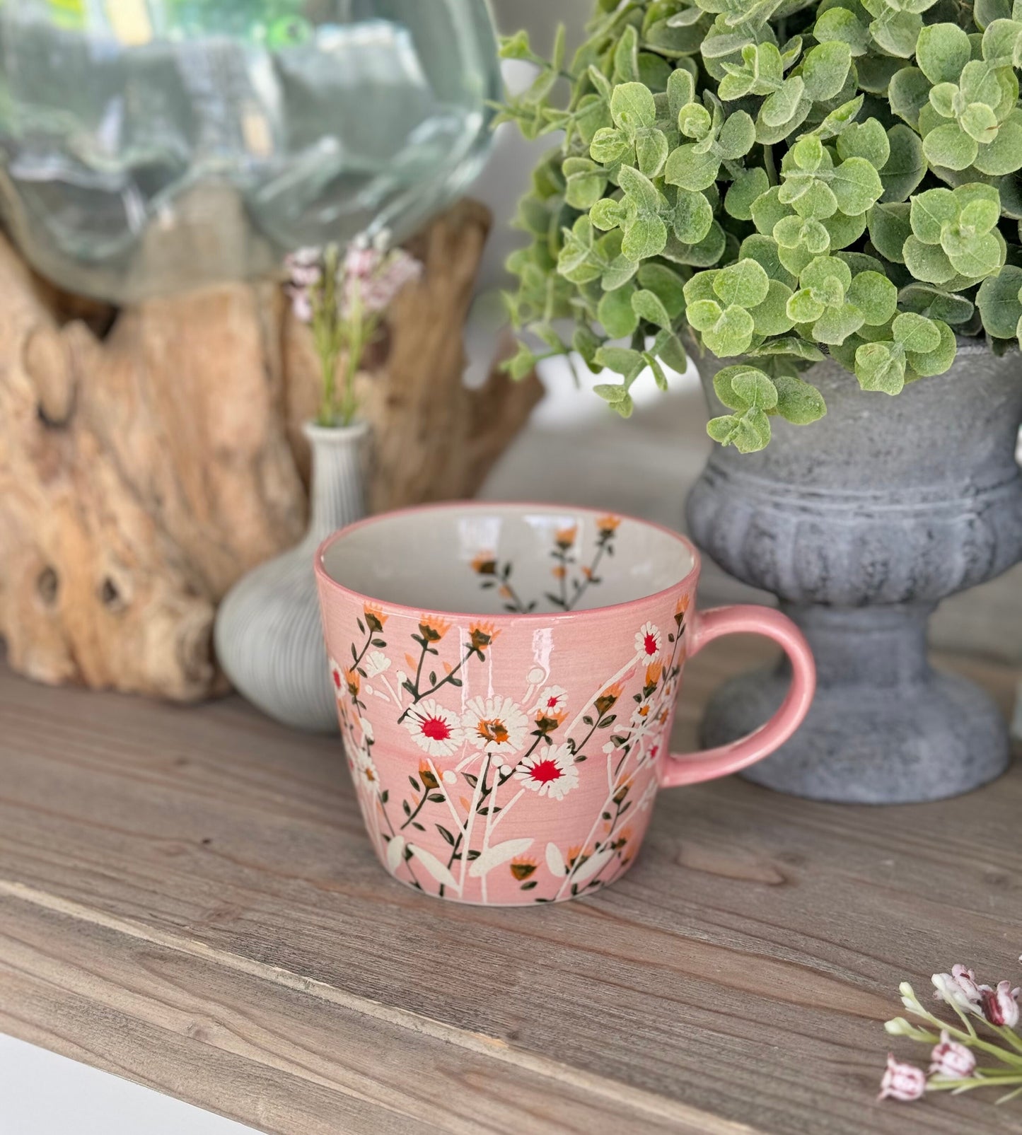 Ceramic Daisy Mugs 12.5cm - 2 Colour Options Available