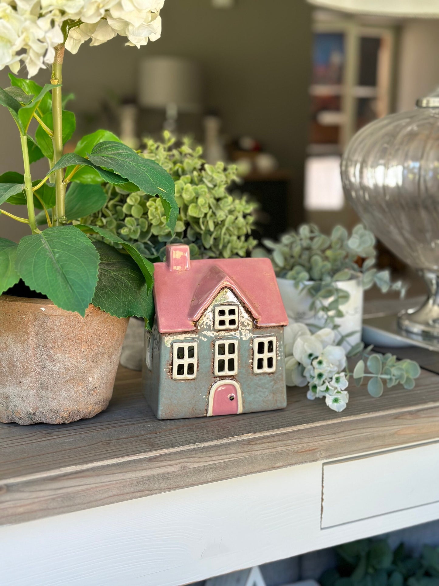 Bright Grey/Pink Village House Tea light