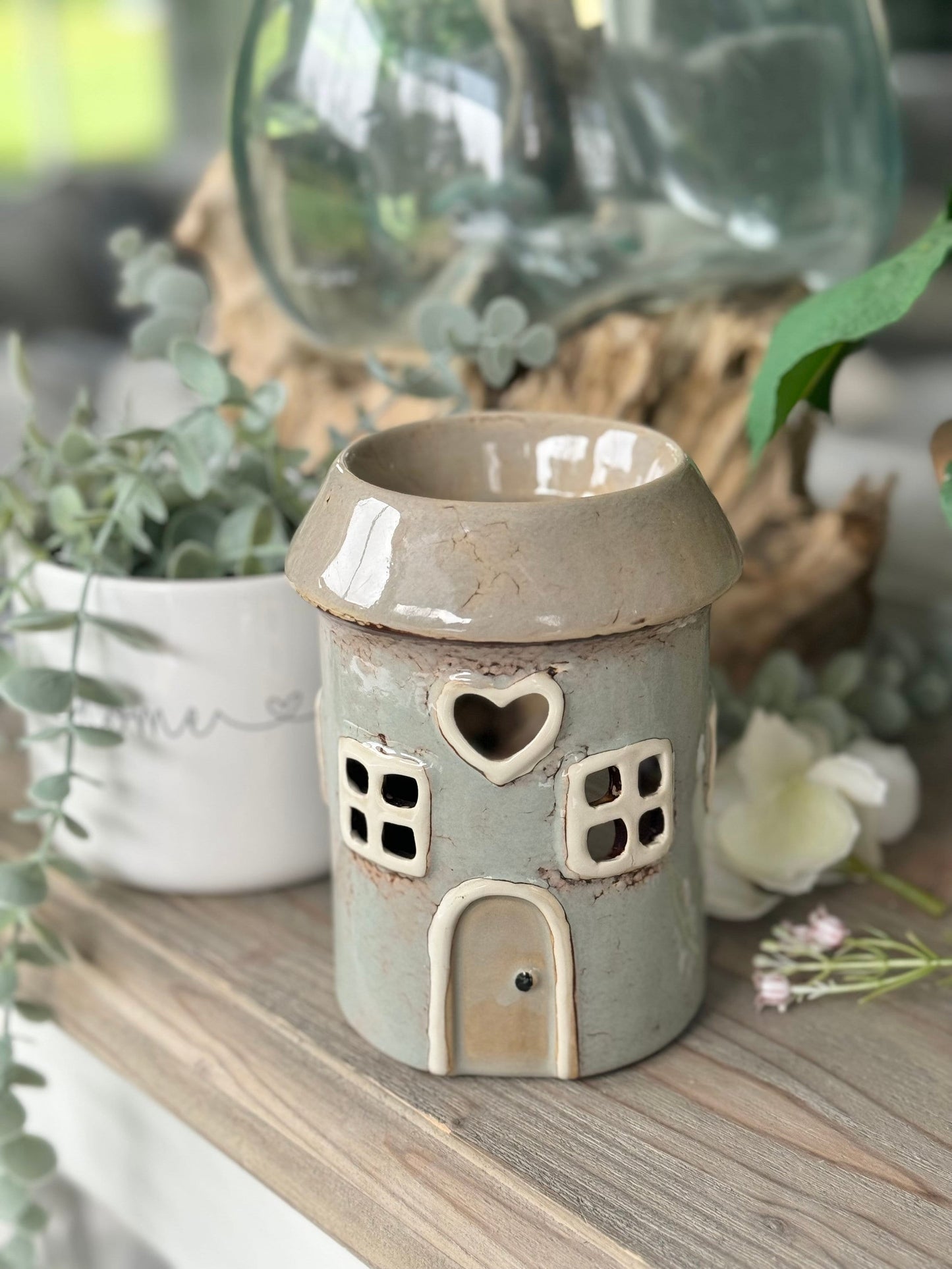 Heart House Wax Melt/Oil Burner - Choice of Pink or Grey