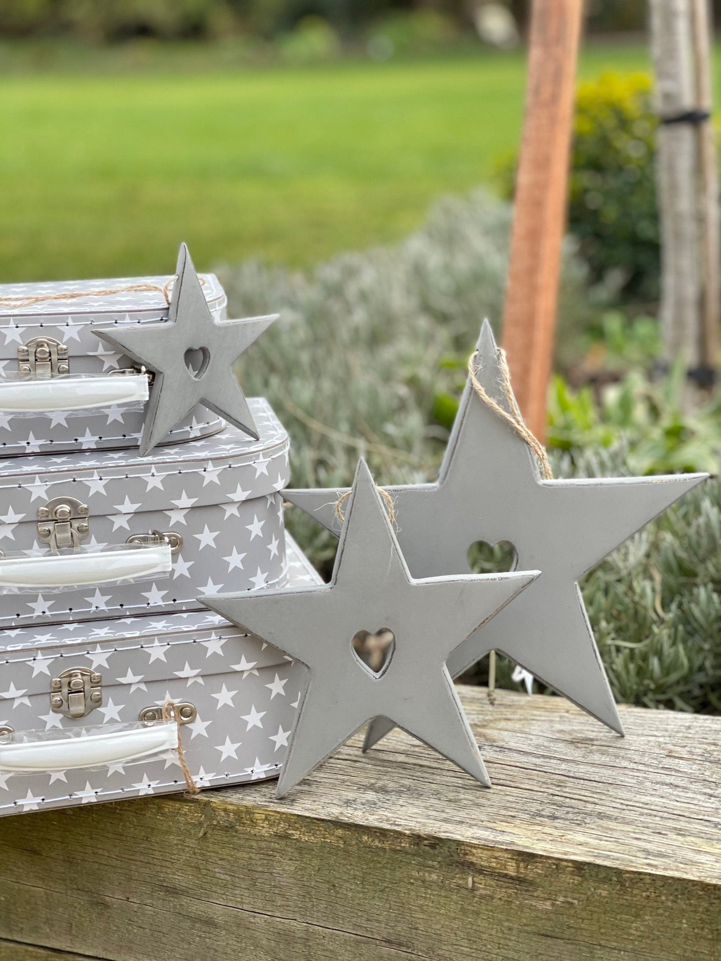 Grey Stars With Heart Cut Out Detail - Set of 3