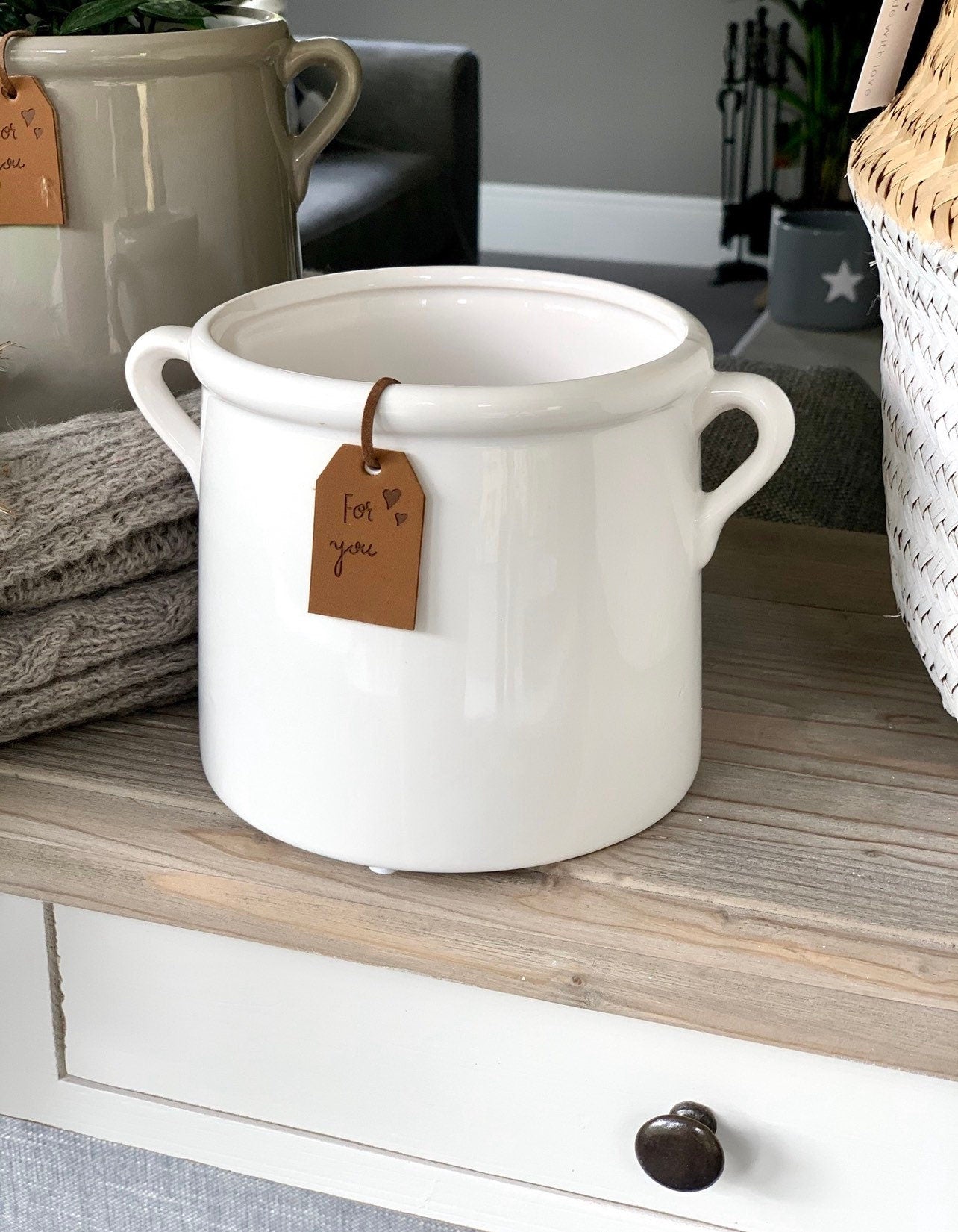 Medium Ceramic Pot with Tag - White 10cm