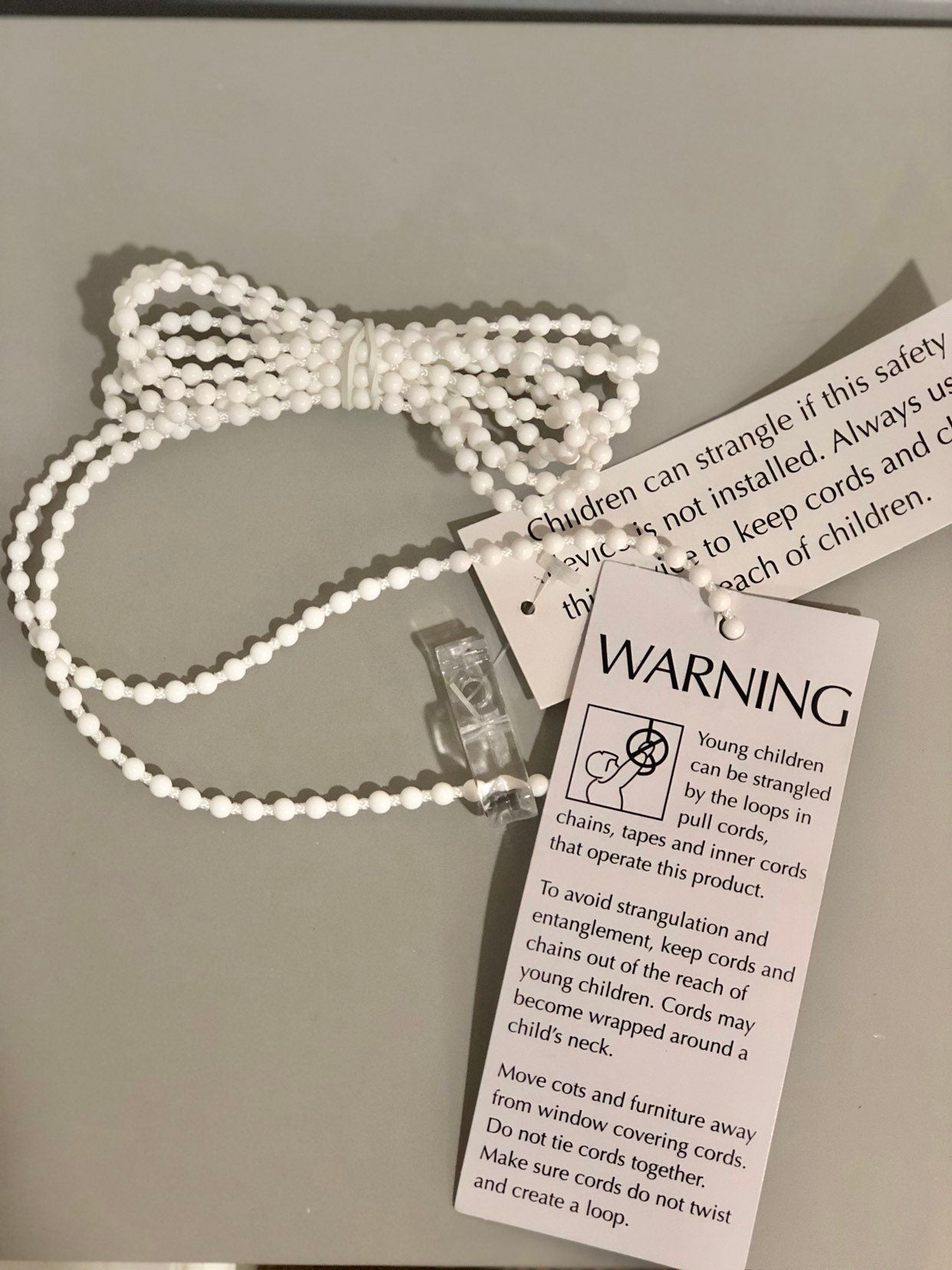 Roman/Roller/Venetian White Plastic Beaded Chain with Blind Child Safety Chain Device/Clip.