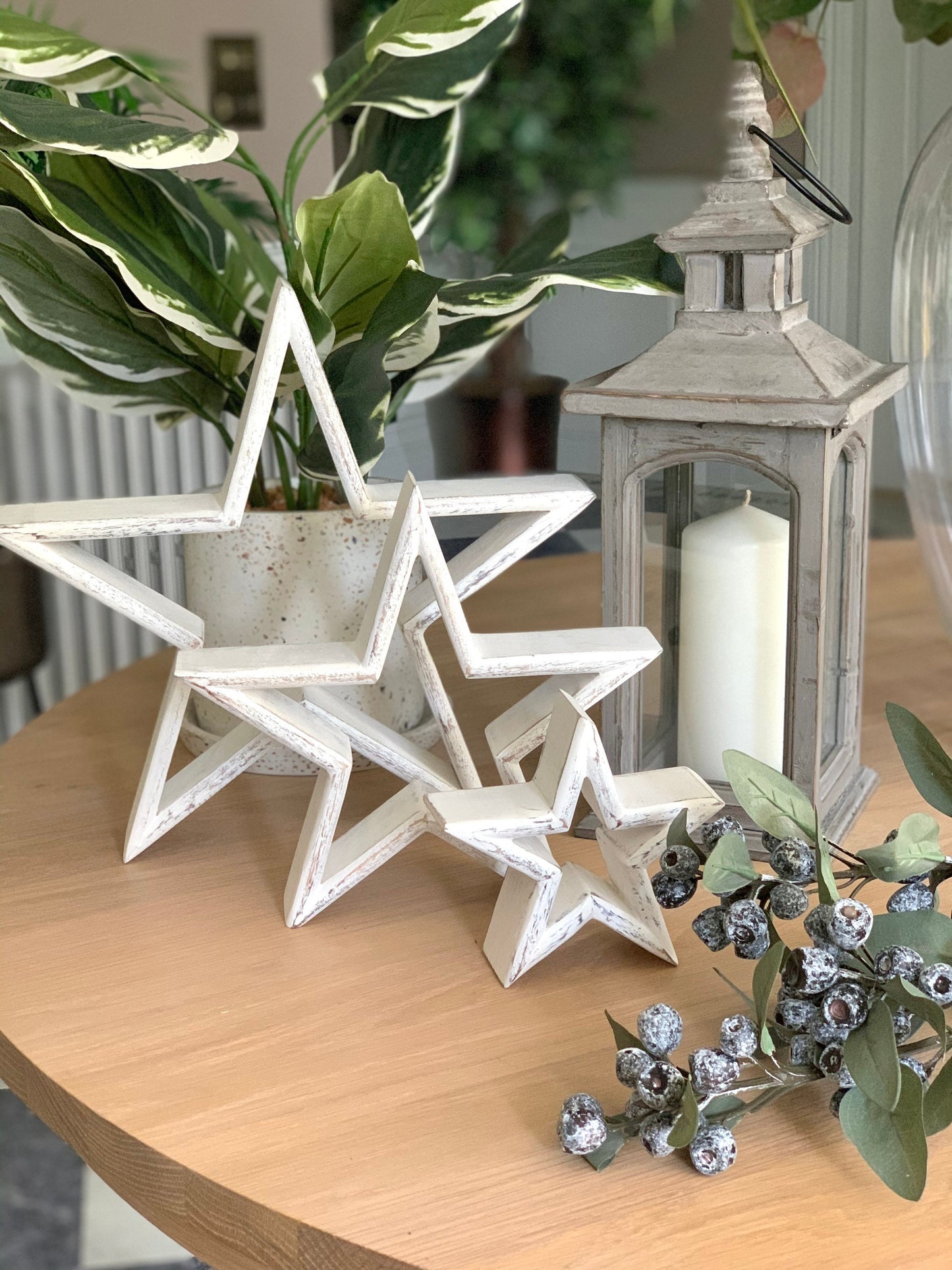 Mantelpiece Wooden Star Set - White