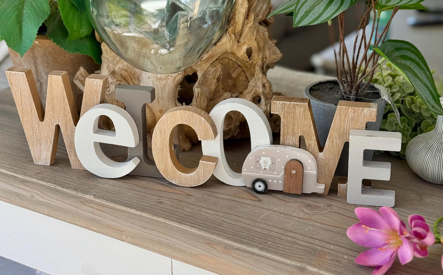 Wooden Welcome with Caravan Sign Decor