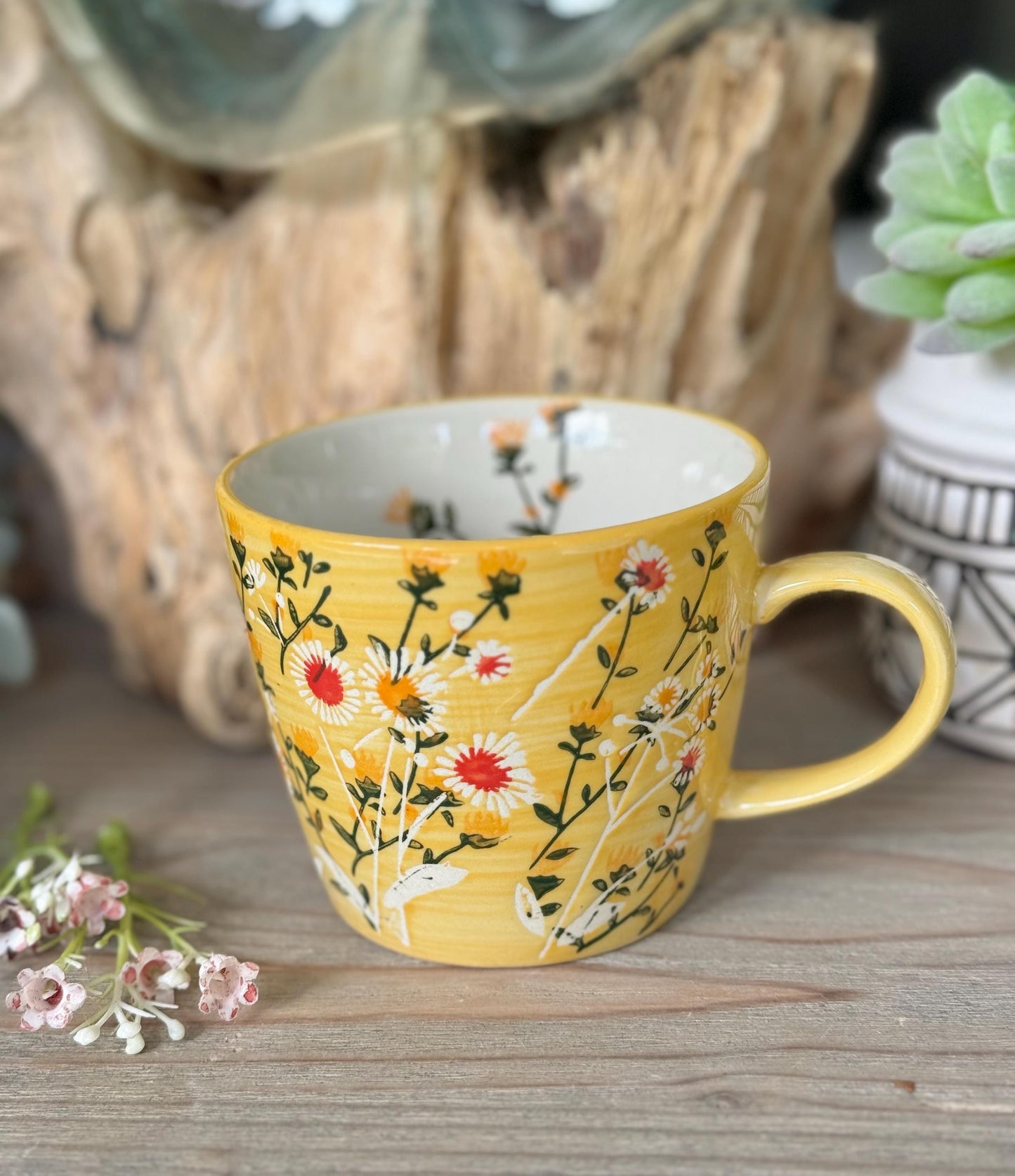 Daisy Ceramic Mugs 12.5cm - 2 Colour Options Available