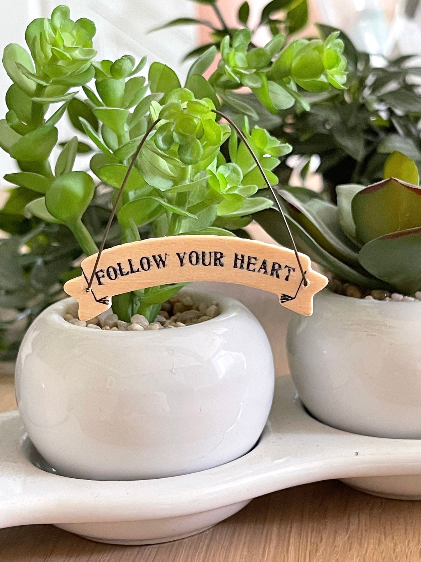Small Ribbon Word Hanger - Follow Your Heart