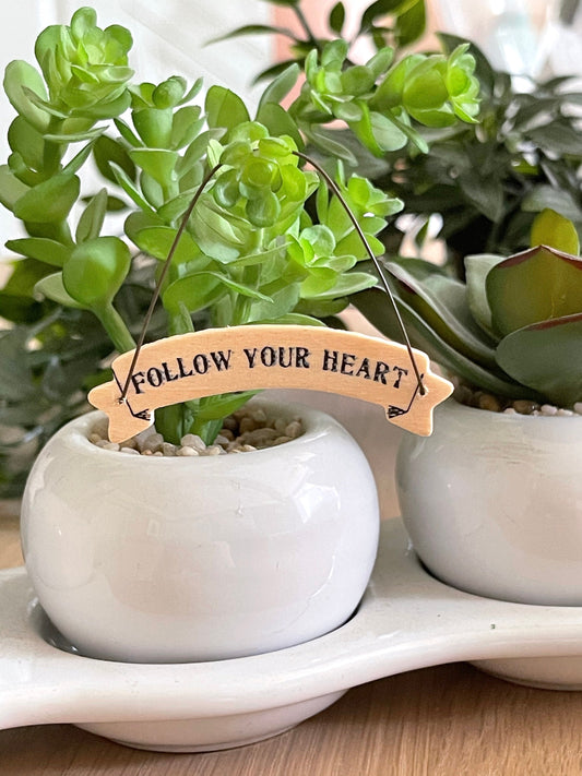 Small Ribbon Word Hanger - Follow Your Heart