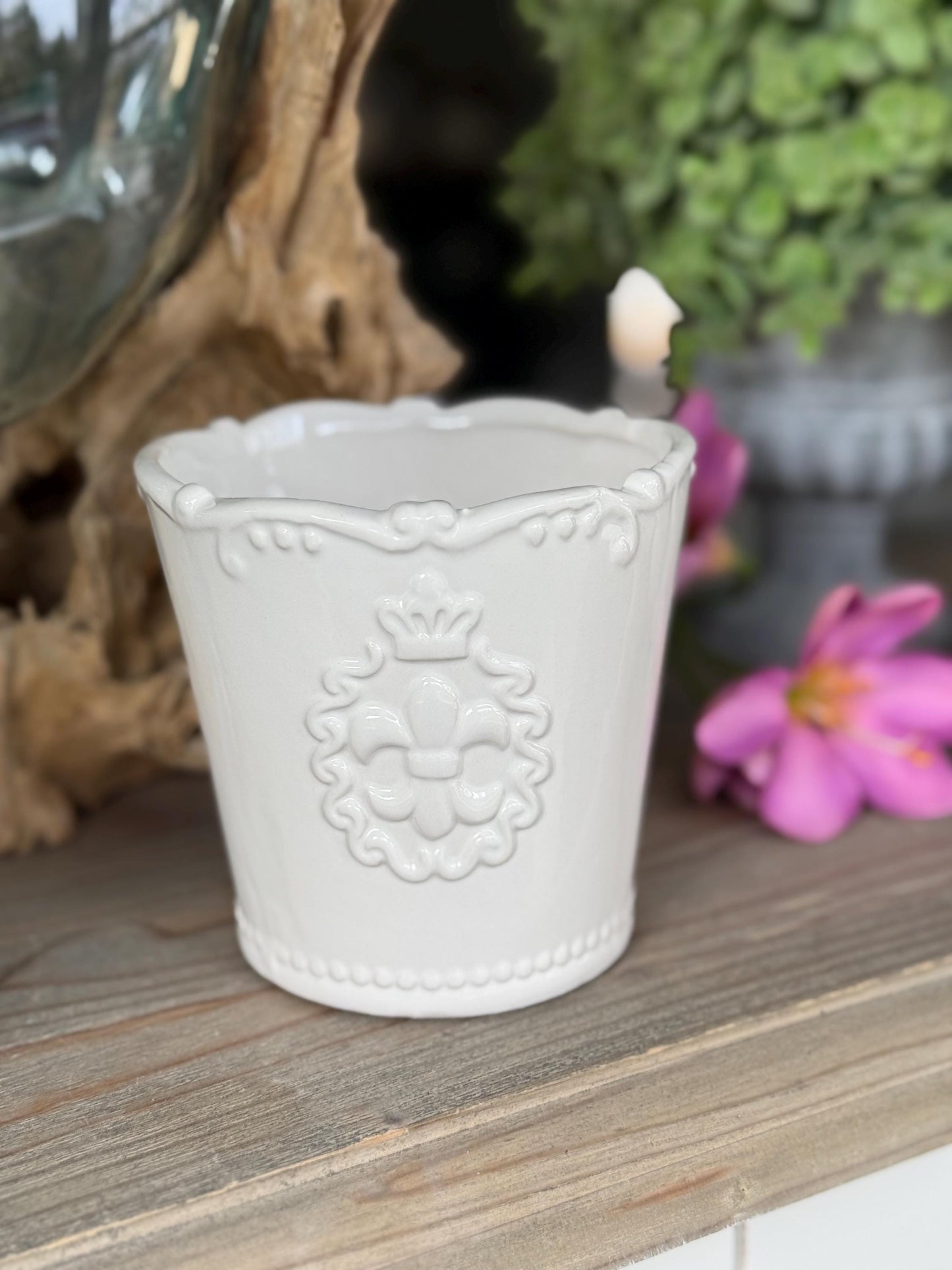 Embossed White Fleur De Lis Pot - Small