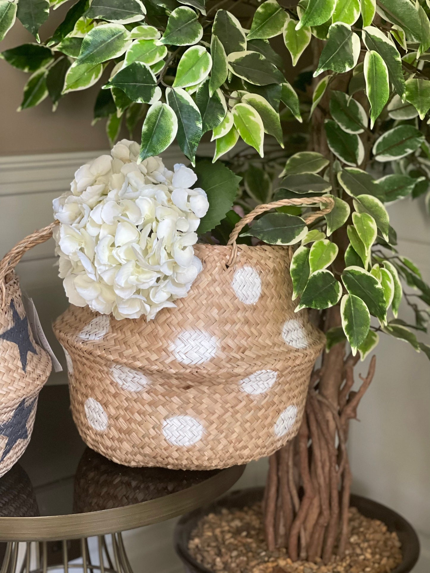 Seagrass White Spot Basket