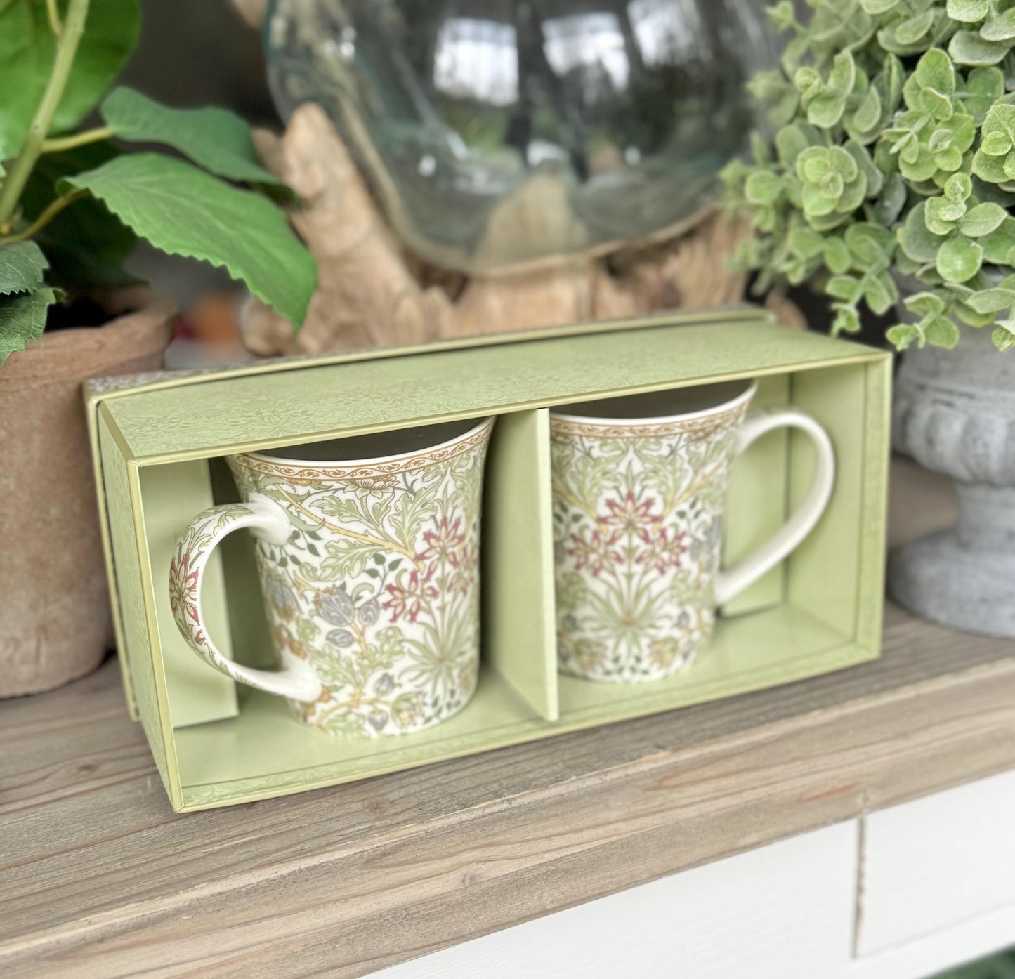 William Morris Hyacinth Porcelain Mug Set