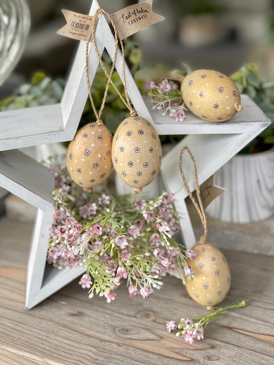 Daisies Hanging Wooden Egg