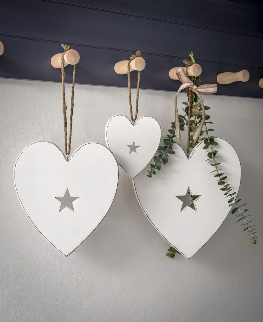 White Hearts With Star Cut Out Detail - Set of 3
