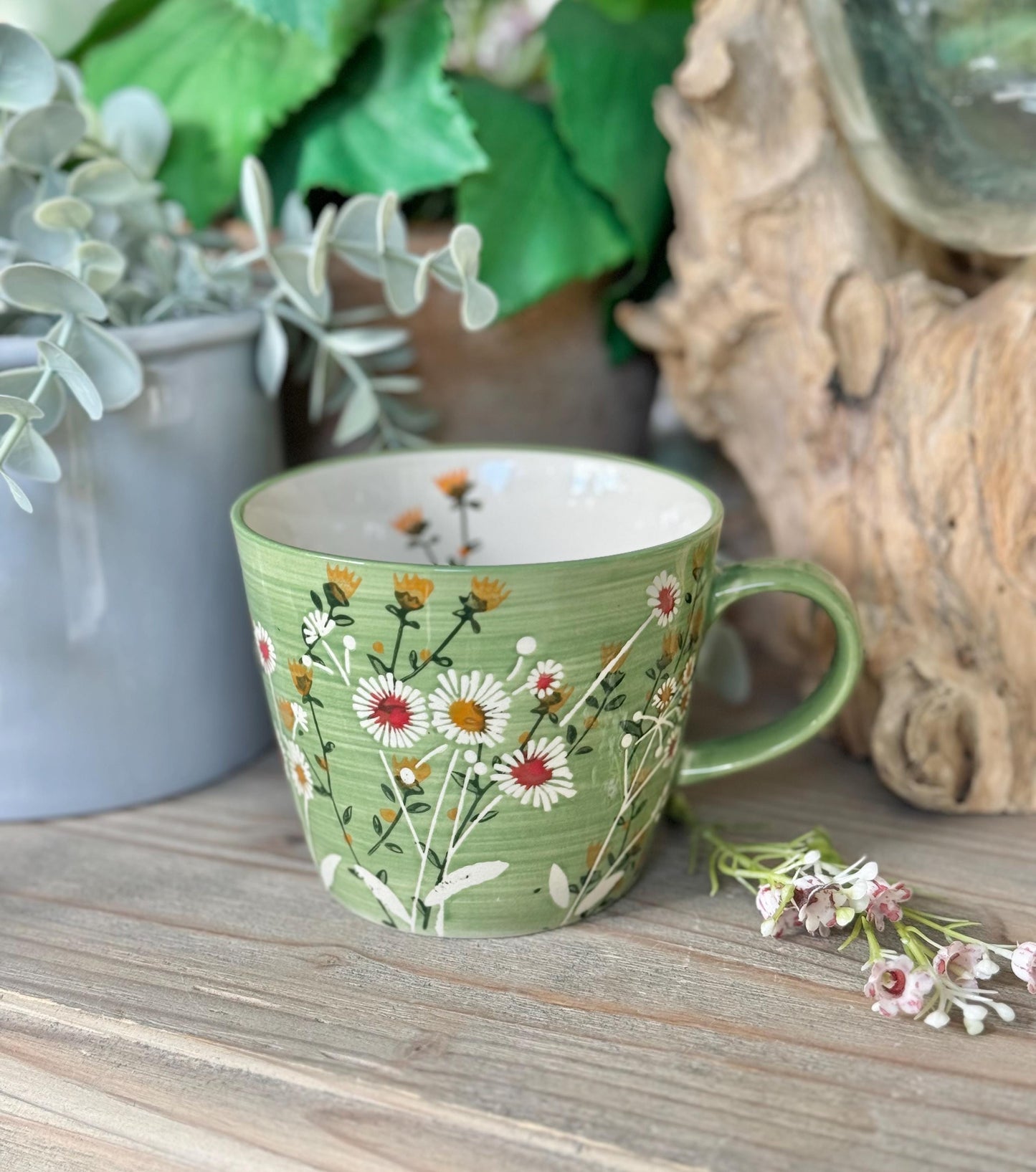 Daisy Ceramic Mugs 12.5cm - 2 Colour Options Available