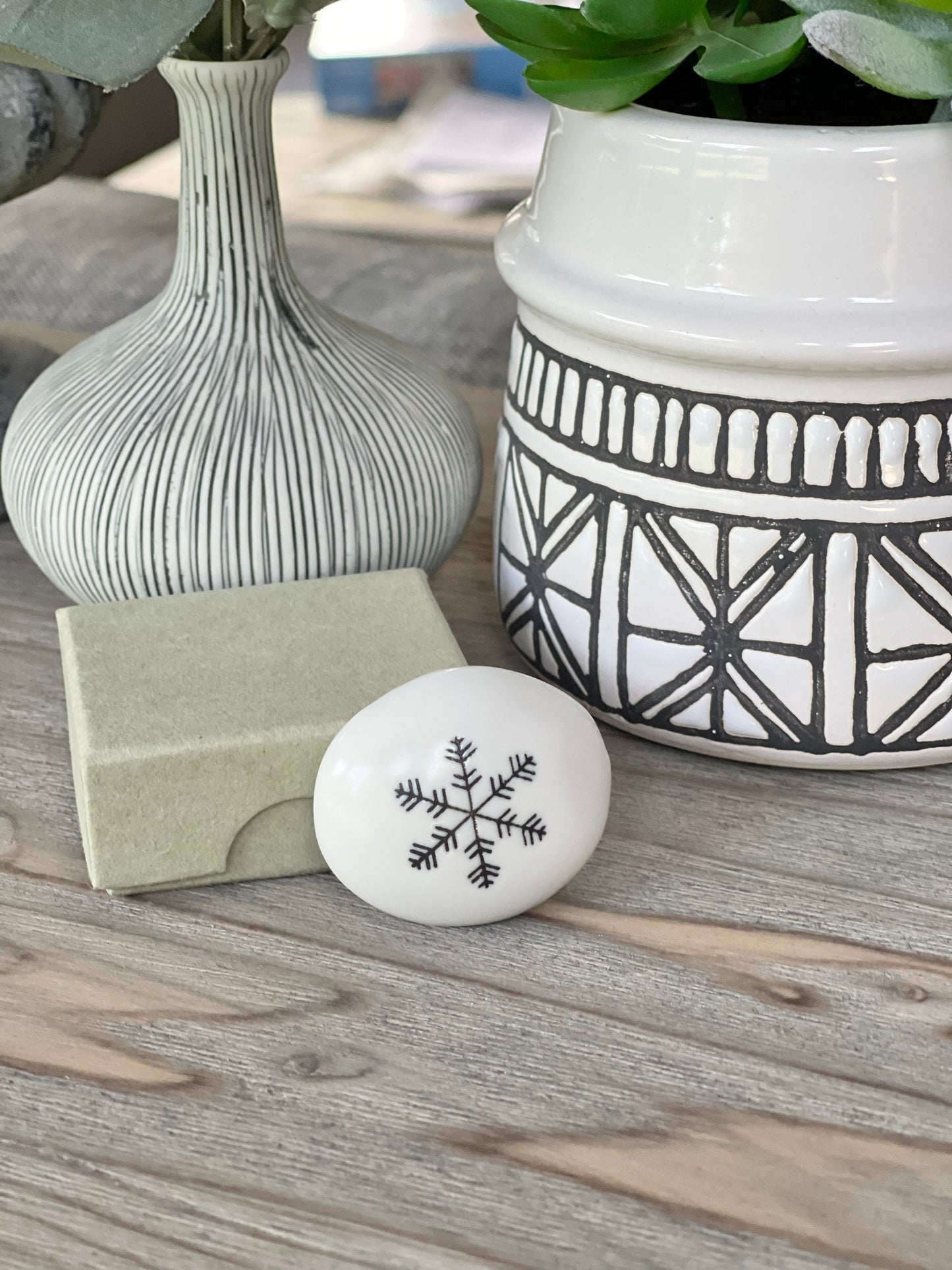 Porcelain Pebble with Giftbox - Thanks For Being Amazing