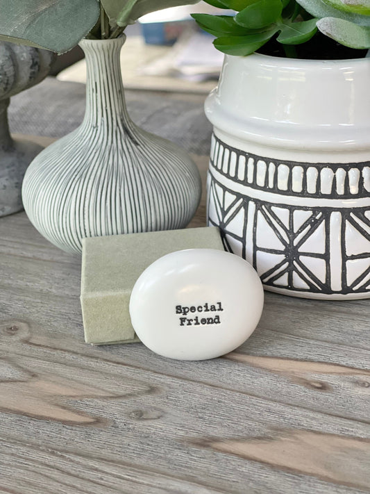 Porcelain Pebble with Giftbox - Special Friend
